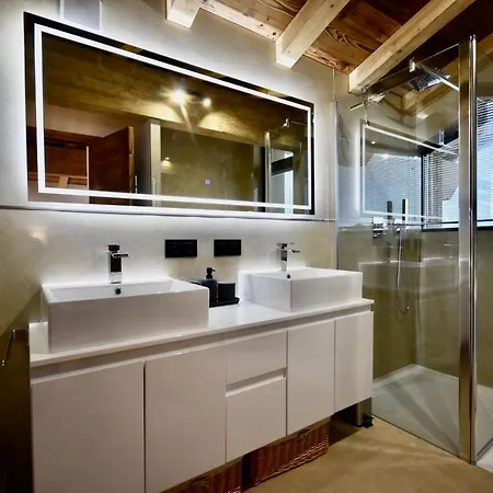 De Luxe Avec Magnifique Vue A Courchevel, 5 Chambres, 15 Pers Chalet *