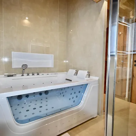 Chalet De Luxe Avec Magnifique Vue A Courchevel, 5 Chambres, 15 Pers *