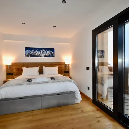 De Luxe Avec Magnifique Vue A Courchevel, 5 Chambres, 15 Pers 木屋 *