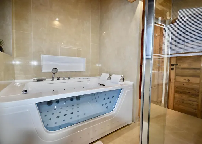 شاليه De Luxe Avec Magnifique Vue A Courchevel, 5 Chambres, 15 Pers *