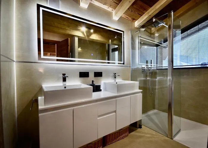 De Luxe Avec Magnifique Vue A Courchevel, 5 Chambres, 15 Pers شاليه *