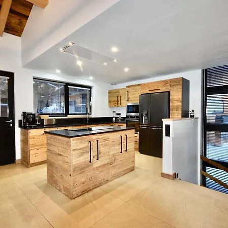 Chalet De Luxe Avec Magnifique Vue A Courchevel, 5 Chambres, 15 Pers Courchevel